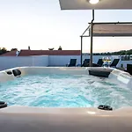 Luxury Golden Dreams *
