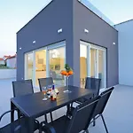 Luxury Golden Dreams *