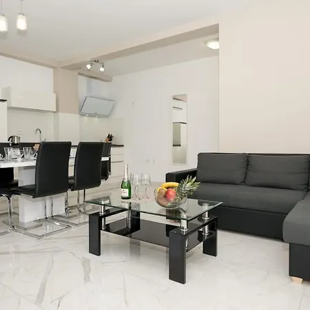 Luxury Golden Dreams Apartmán