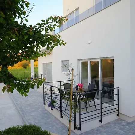 Luxury Golden Dreams Apartment