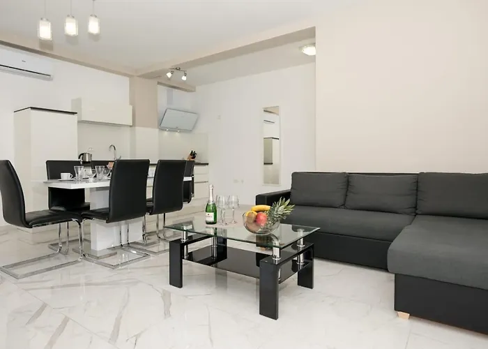 Luxury Golden Dreams Apartment