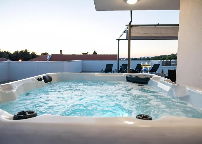 Luxury Golden Dreams *